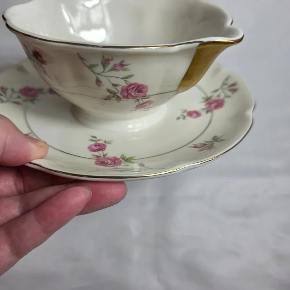 Theodore Haviland Delaware (New York) Gravy Boat Ivory with Pink Roses